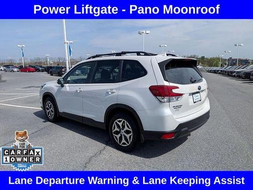 Crystal White Pearl 2023 Subaru Forester Premium
