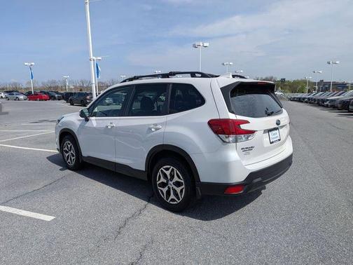 Crystal White Pearl 2023 Subaru Forester Premium