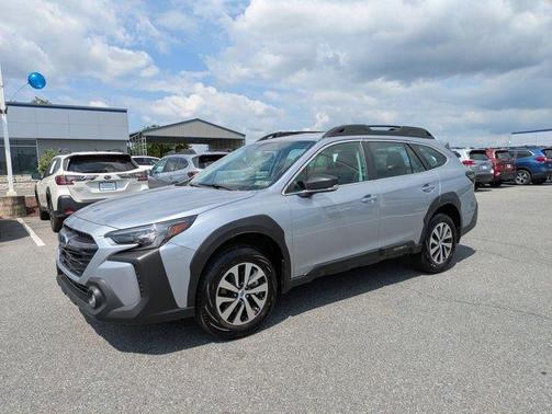 2025 Subaru Outback Base
