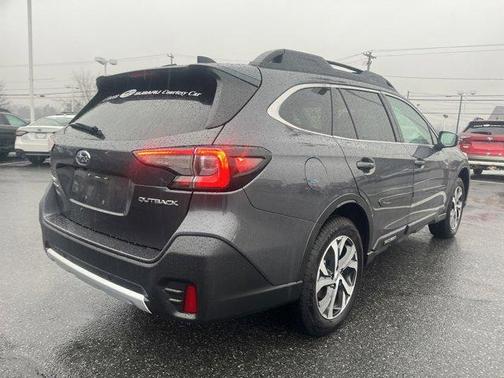 Photo 2 of 4 of 2022 Subaru Outback Limited