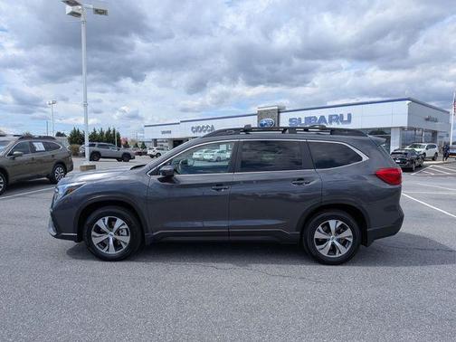 Gray Metallic 2025 Subaru Ascent Premium