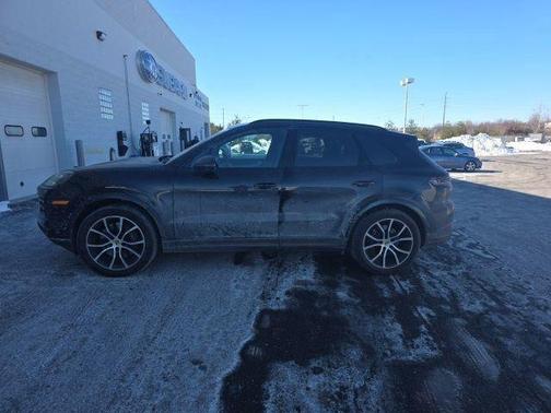2024 Porsche Cayenne Base
