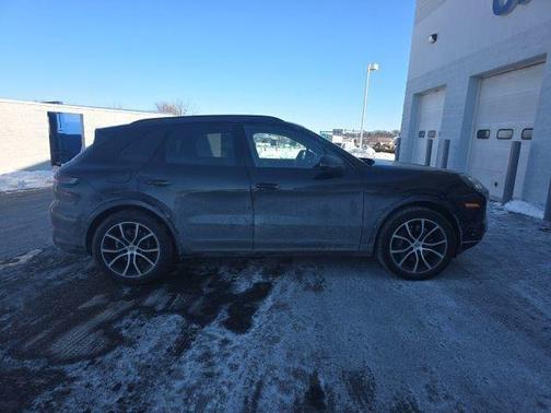 2024 Porsche Cayenne Base