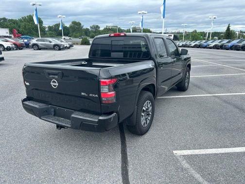 Black 2024 Nissan Frontier SL