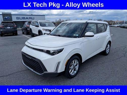 Snow White Pearl 2023 Kia Soul LX
