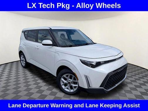 Snow White Pearl 2023 Kia Soul LX