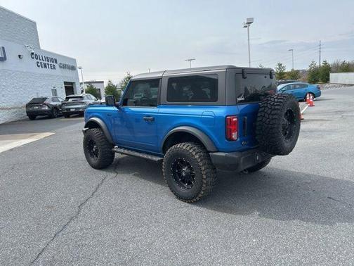 Blue Metallic 2022 Ford Bronco Base