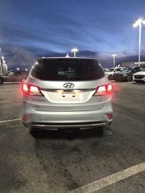 2017 Hyundai SANTA FE SE