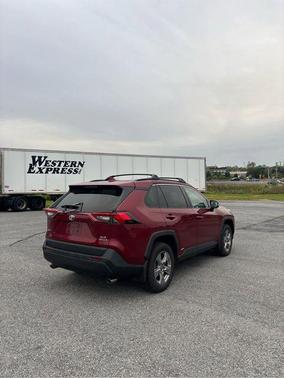 2022 Toyota RAV4 Hybrid XLE