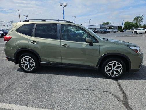 Jasper Green Metallic 2020 Subaru Forester Premium