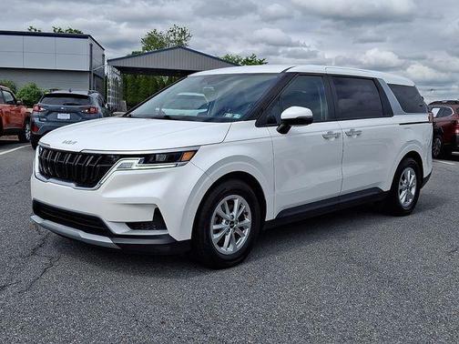 Snow White Pearl 2022 Kia Carnival LXS