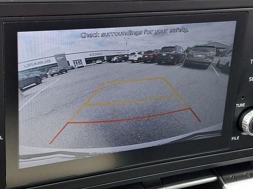 Snow White Pearl 2022 Kia Carnival LXS