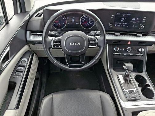 Snow White Pearl 2022 Kia Carnival LXS