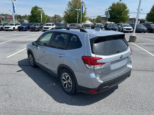 Ice Silver Metallic 2021 Subaru Forester Premium
