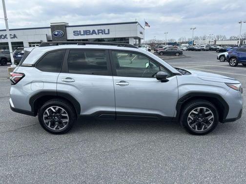 Ice Silver Metallic 2025 Subaru Forester Premium
