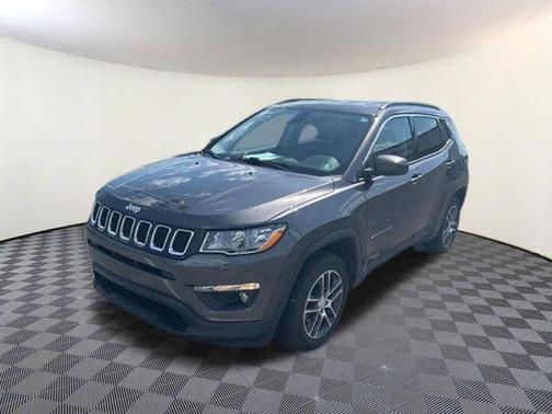 Granite Crystal Clearcoat Metallic 2018 Jeep Compass Latitude