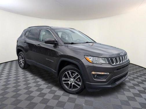 Granite Crystal Clearcoat Metallic 2018 Jeep Compass Latitude