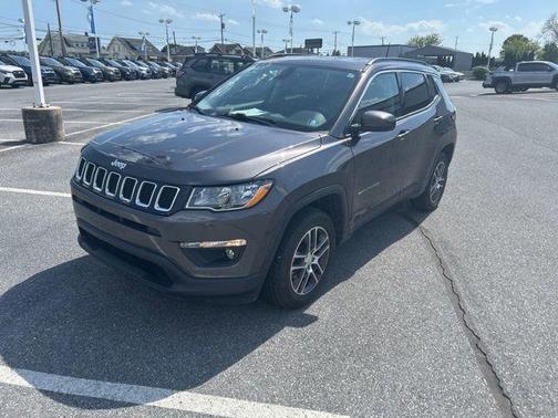 Granite Crystal Clearcoat Metallic 2018 Jeep Compass Latitude