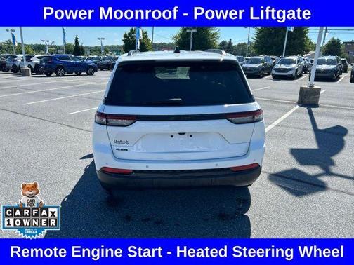 Bright White Clearcoat 2024 Jeep Grand Cherokee Laredo