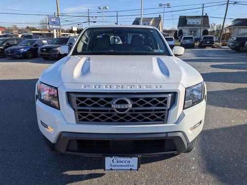2022 Nissan Frontier SV