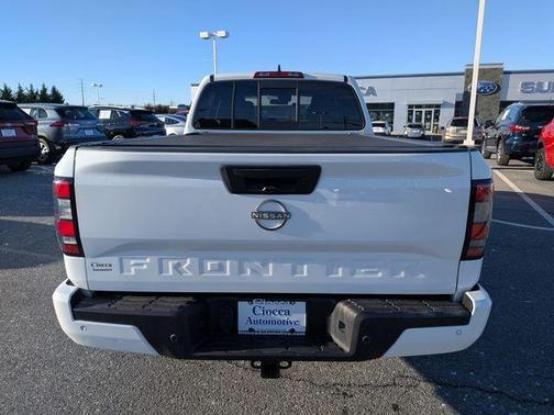 2022 Nissan Frontier SV