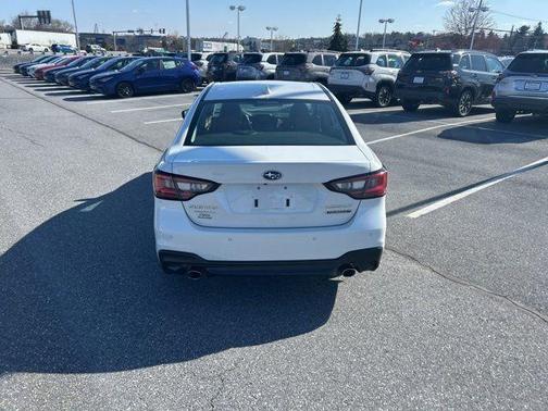 2022 Subaru Legacy Touring XT
