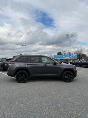 2023 Jeep Grand Cherokee Altitude
