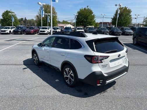 Crystal White Pearl 2021 Subaru Outback Limited