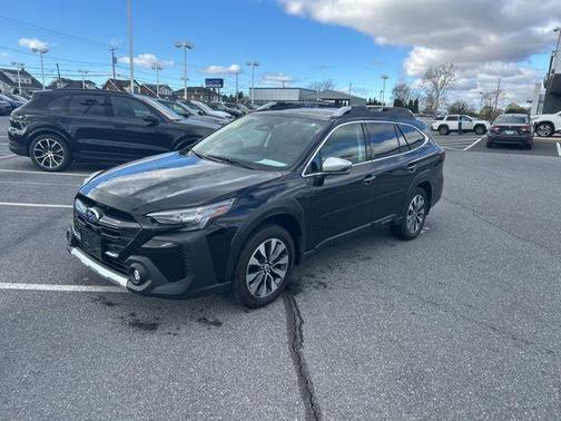 Crystal Black Silica 2025 Subaru Outback Touring XT