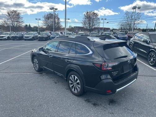 Crystal Black Silica 2025 Subaru Outback Touring XT