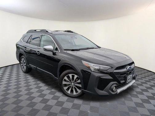 Crystal Black Silica 2025 Subaru Outback Touring XT