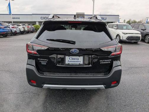Crystal Black Silica 2025 Subaru Outback Touring XT