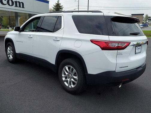 Photo 4 of 32 of 2019 Chevrolet Traverse LT Cloth