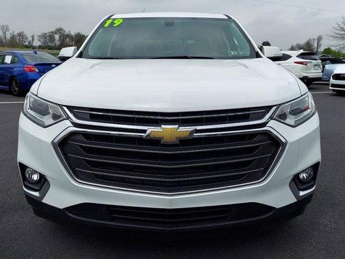 Photo 2 of 32 of 2019 Chevrolet Traverse LT Cloth