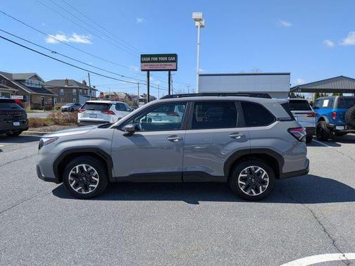 Pearl 2025 Subaru Forester Premium