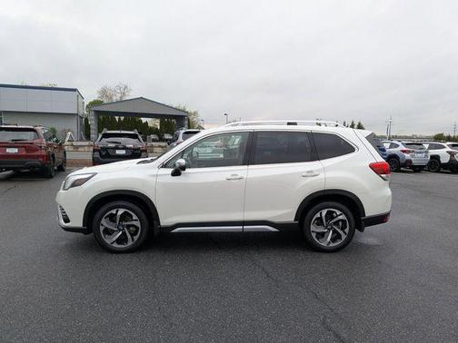 Crystal White Pearl 2023 Subaru Forester Touring