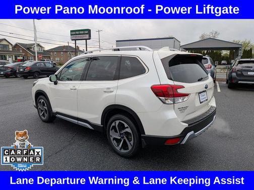 Crystal White Pearl 2023 Subaru Forester Touring
