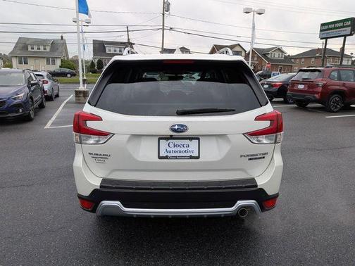 Crystal White Pearl 2023 Subaru Forester Touring