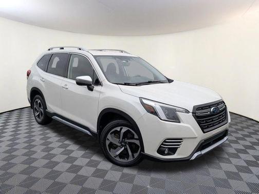 Crystal White Pearl 2023 Subaru Forester Touring