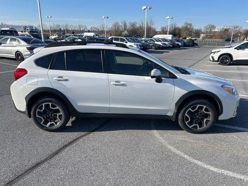 Crystal White Pearl 2016 Subaru Crosstrek 2.0i Premium