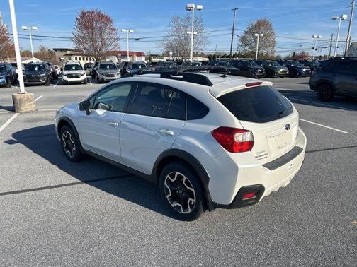 Crystal White Pearl 2016 Subaru Crosstrek 2.0i Premium