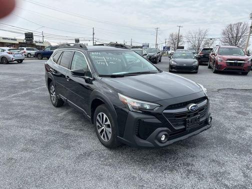 Crystal Black Silica 2023 Subaru Outback Premium