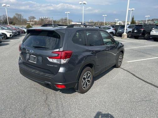 Magnetite Gray Metallic 2021 Subaru Forester Premium
