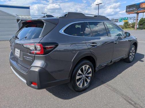 2025 Subaru Outback Touring XT