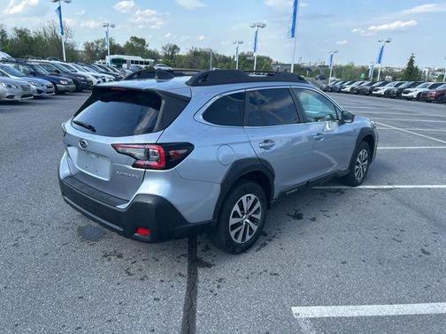 Ice Silver Metallic 2024 Subaru Outback Premium