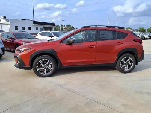 Sun Blaze Pearl 2025 Subaru Crosstrek Premium