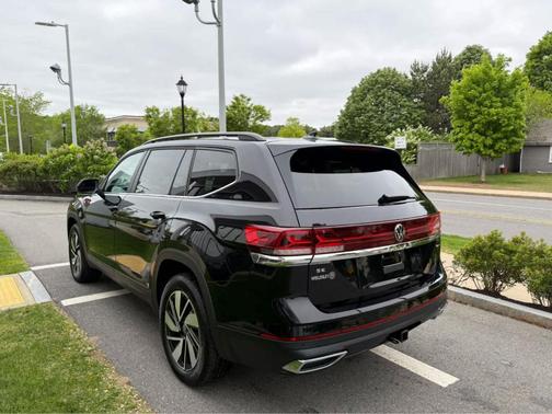 2025 Volkswagen Atlas 2.0T SE