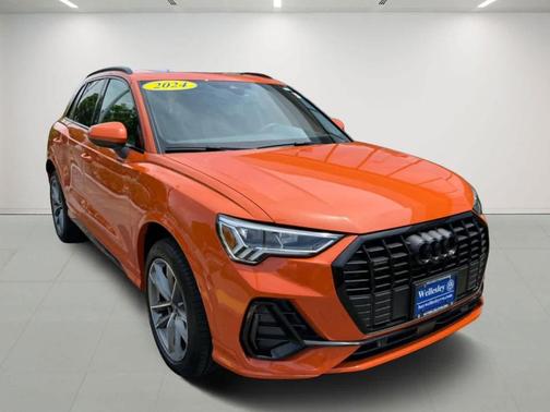 2024 Audi Q3 45 S line Premium