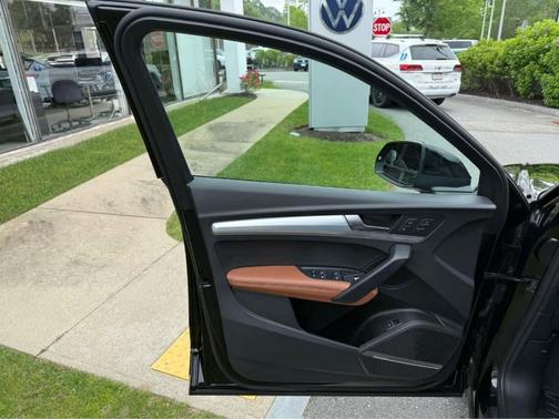 2025 Audi Q5 45 S line quattro Premium