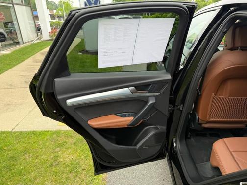 2025 Audi Q5 45 S line quattro Premium